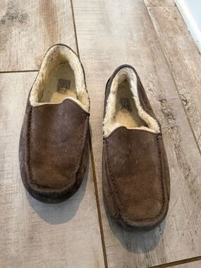 UGG Men’s Ascot Slippers